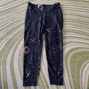 Old Navy Active Elevate Legging Go-Dry Black with Celestial Rose Gold Foil